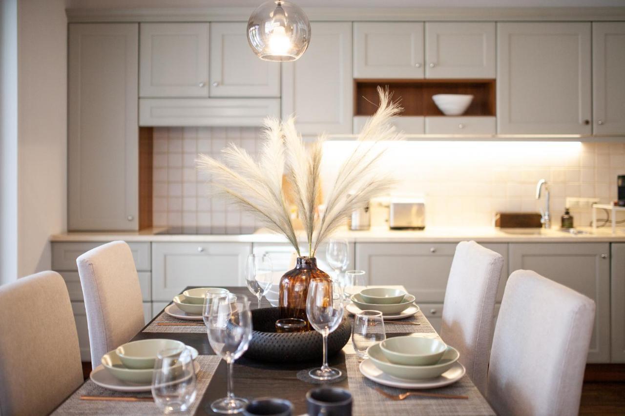 Silver Willow Luxury Apartment โชพรอน ภายนอก รูปภาพ